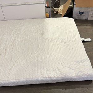 Therapedic Full Size White Mattress Topper
